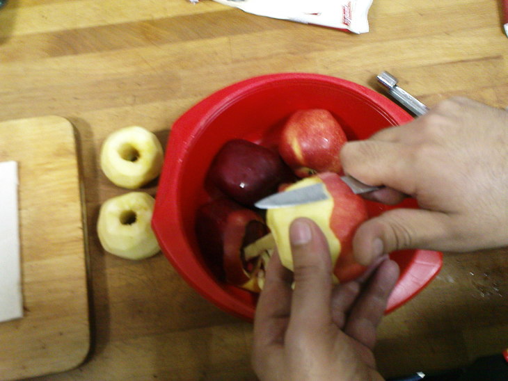 Штрудель яблочный с изюмом: шаг 1