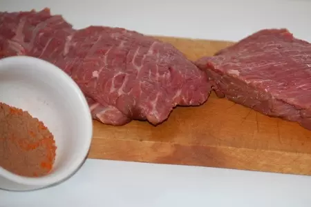 Говядина с какао и корицей (для конкурса "рецепт провинившегося мужа"): шаг 1