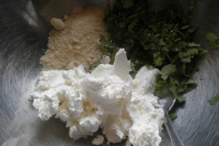 Запеканка из цветной капусты с миндалем и сыром: шаг 1