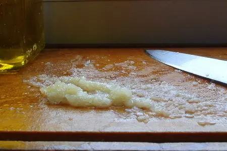 Курочка без костей, фаршированная японскими яичными блинчиками с сыром и паштетом.: шаг 12