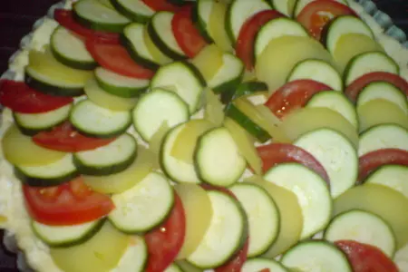 Открытый пирог с помидорами, картофелем и цуккини: шаг 6