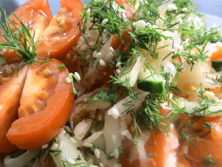 Нескучный овощной салатик с редькой: шаг 1