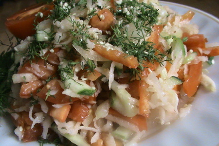 Нескучный овощной салатик с редькой: шаг 2
