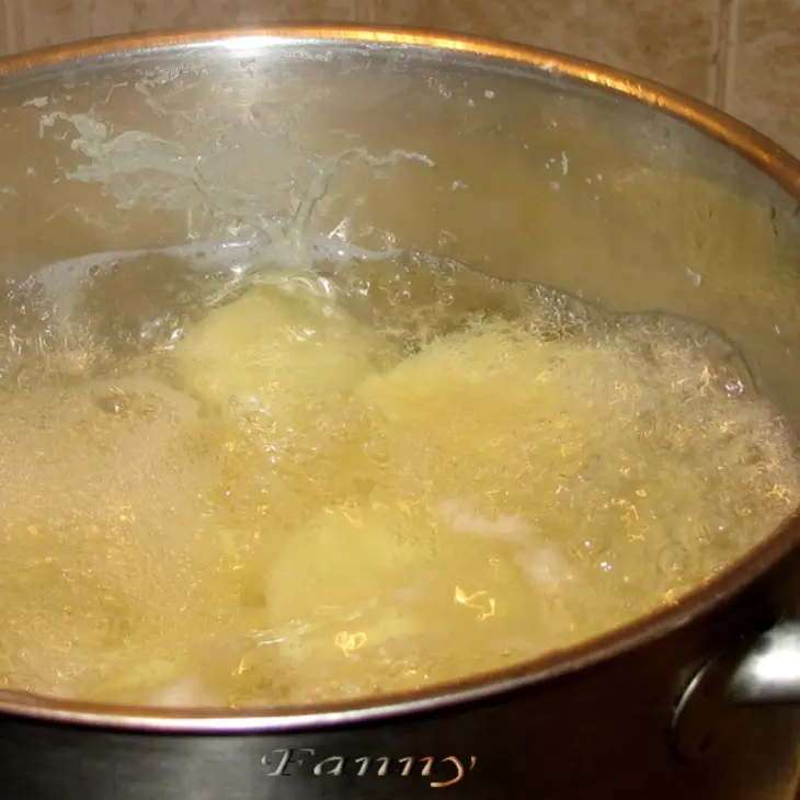 Картофельная запеканка по мотивам пастушьего пирога (shepherd's pie): шаг 1