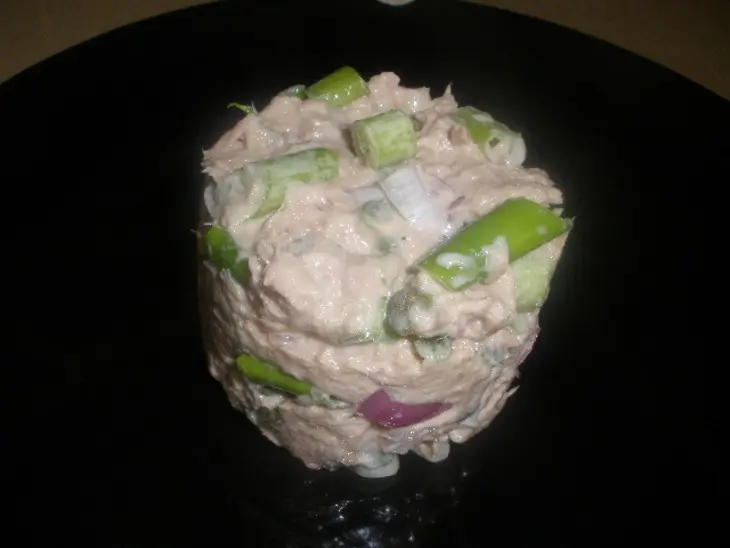 Баночка тунца всегда под рукой. два салата-паштета.: шаг 3