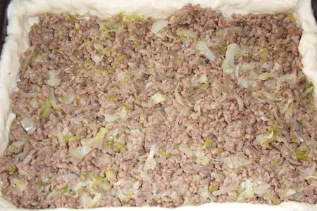 Пирог с мясом и капустой: шаг 4