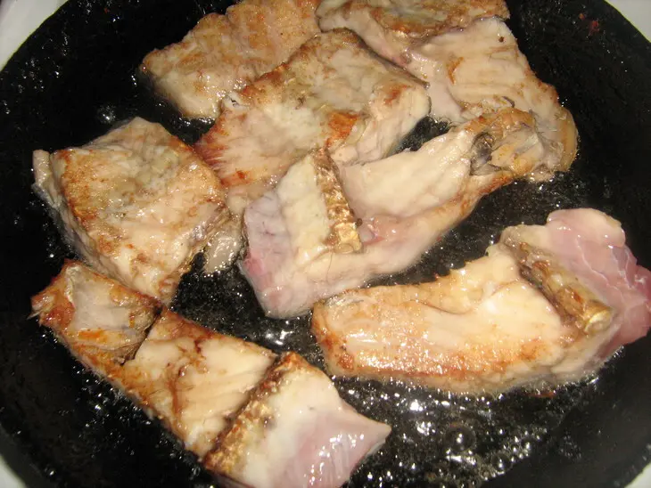 Пирог с рыбой и рисом: шаг 8