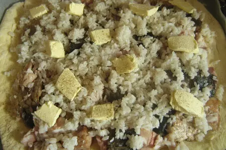 Пирог с рыбой и рисом: шаг 11