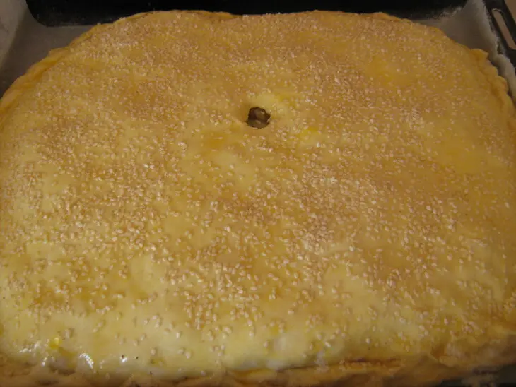 Пирог с рыбой и рисом: шаг 13
