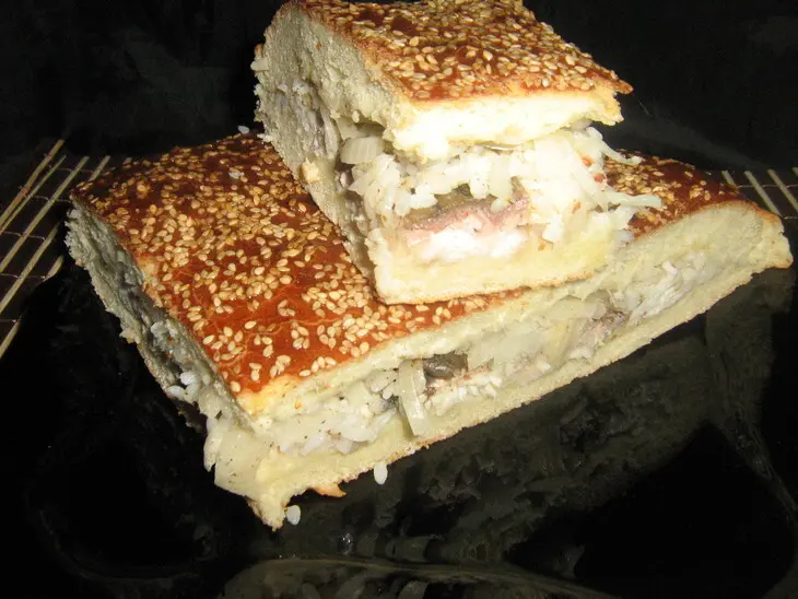 Пирог с рыбой и рисом: шаг 15