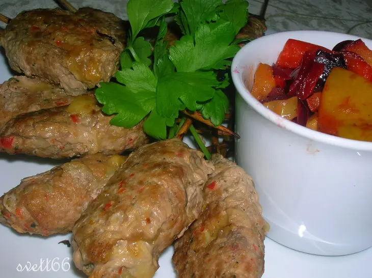 Почти  люля из индейки с соусом "компот" из слив: шаг 12