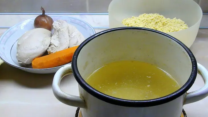 Пшённая каша с курочкой, томлённая в горшочке.: шаг 3