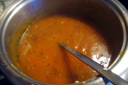 Яйца, запеченные в пикантном томатном соусе: шаг 3