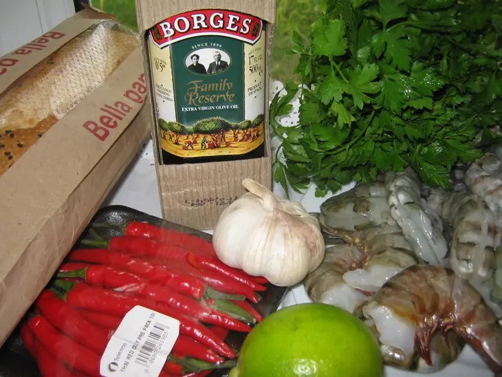 Креветки в чесночном соусе(gambas al pil-pil): шаг 1