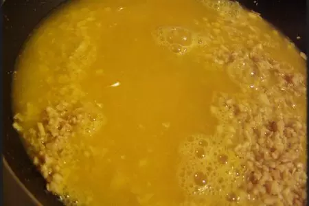 Пангасиус в миндальном соусе на рисовой "подушке": шаг 9