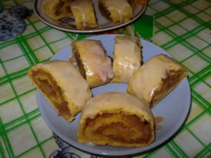 Морковные рулетики с вареньем: шаг 8