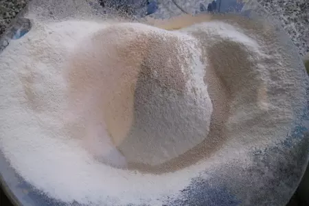 Хлебушек с сыром и чесноком: шаг 3