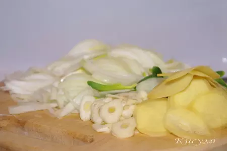 Куриное филе с яйцами по-тайски: шаг 2
