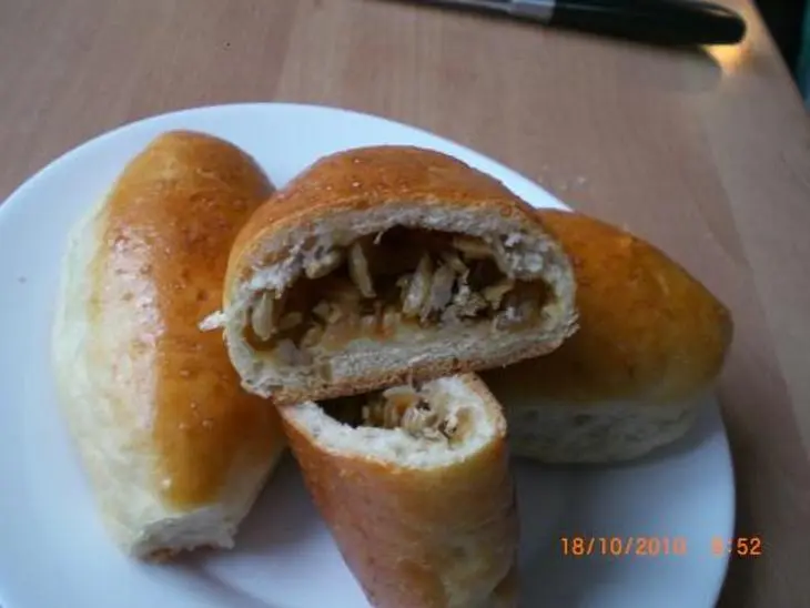 Пирожки с кислой капустой: шаг 1