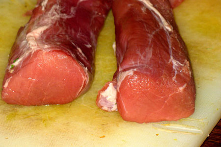 Филе свинины в шубке из теста: шаг 1