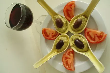 Закуска-паста из рыбы и авокадо: шаг 4