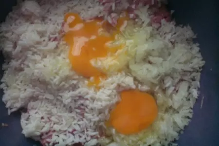 Ёжики-(тефтели с подливкой): шаг 1