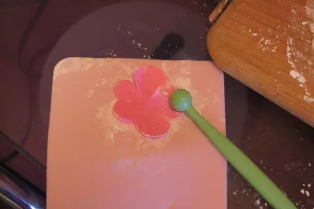 Роза из мастики: шаг 5