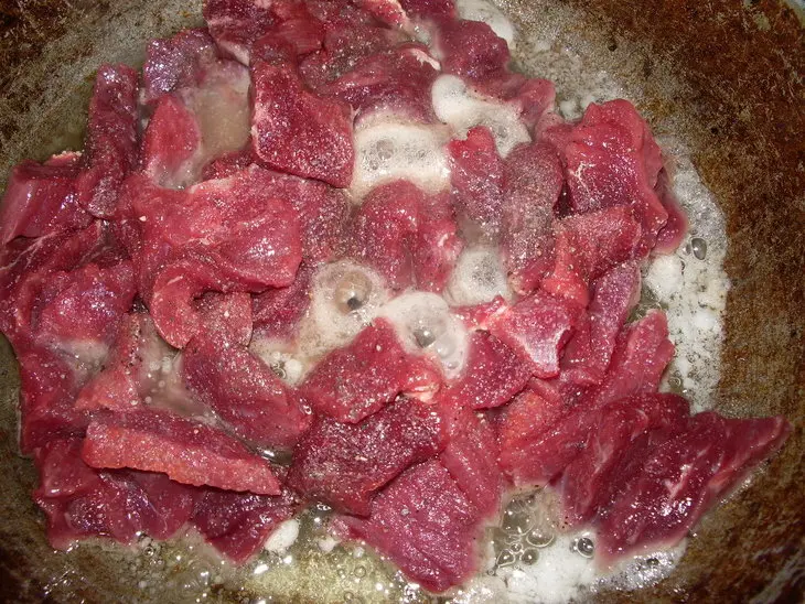 Мяско под сметанным соусом: шаг 1