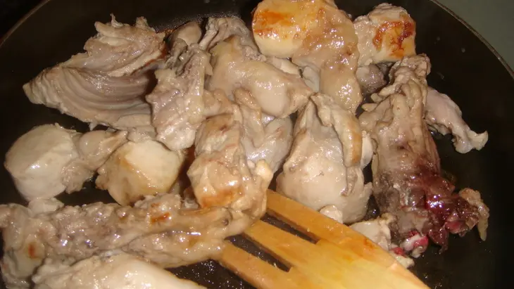 Кролик сливочный в горшочке: шаг 1