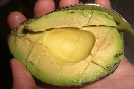 Очень полезный и вкусный авокадо-лаймовый пай без выпечки: шаг 11