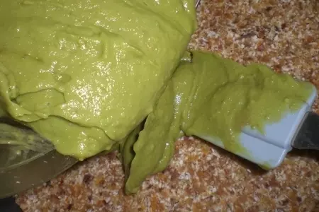 Очень полезный и вкусный авокадо-лаймовый пай без выпечки: шаг 15