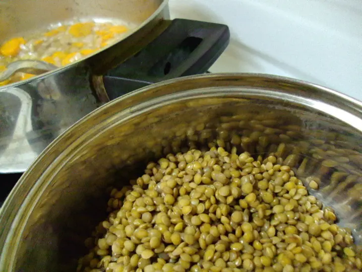Чечевица "яхния" с ароматной морковью.: шаг 4