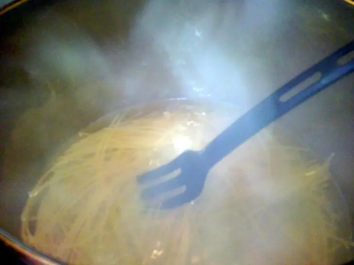 Паста с рукколой и домашними заправками, потенциально ежевечернее блюдо: шаг 3