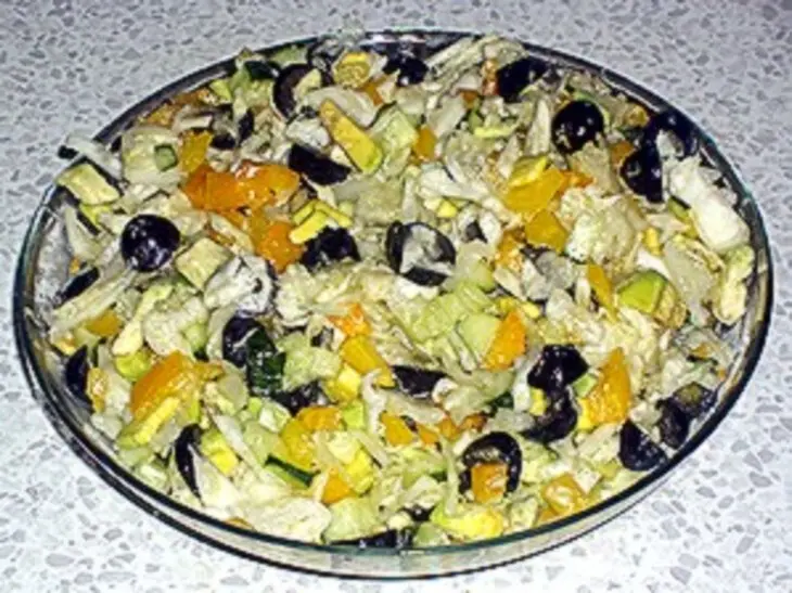 Салат с капустой и маслинами: шаг 5