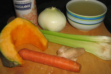 Фасолевый суп с тыквой и имбирём.: шаг 1