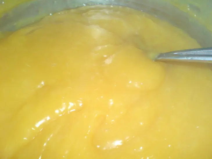 Крем из апельсинового сока с мандаринами и сливками: шаг 2
