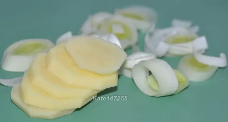 Запеканка с картофелем, луком-пореем и беконом: шаг 4