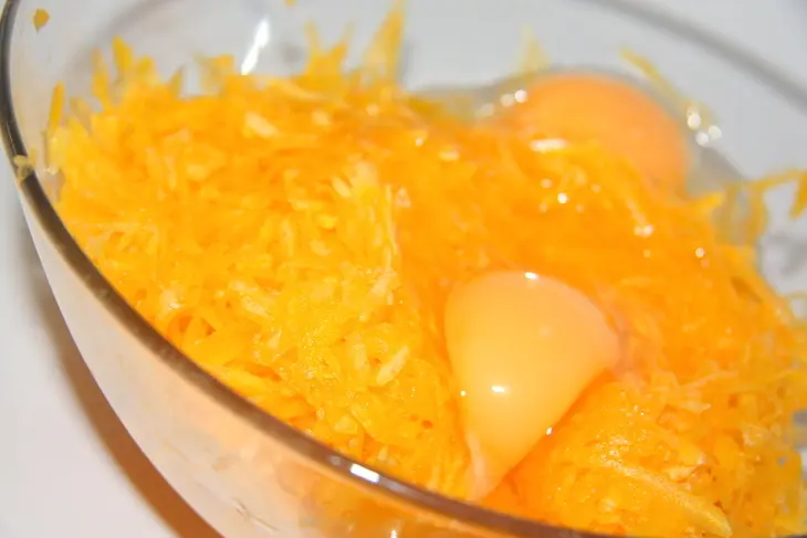 Индейка со стучковой фасолью и вялеными томатами с гарниром из тыквенных оладьев.: шаг 3