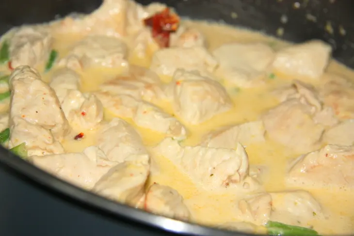 Индейка со стучковой фасолью и вялеными томатами с гарниром из тыквенных оладьев.: шаг 6