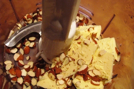 Малиново-шоколадный крамбль с миндальными орешками (для дуэли): шаг 3