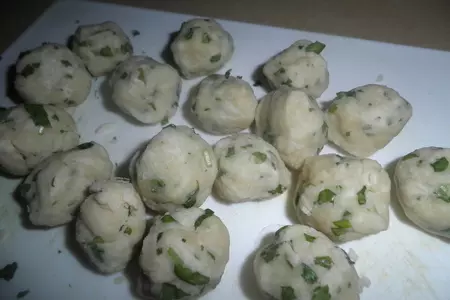 Томатный суп с фасолью и клецками с пармезаном: шаг 4