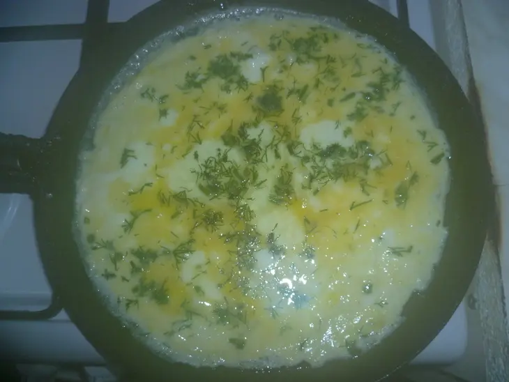 Салат с яичными блинчиками и грибами: шаг 1