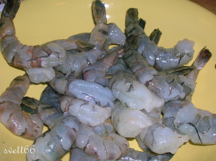 Нежнейшие креветки в  хрустящей "шубке" из рисовой вермишели: шаг 1