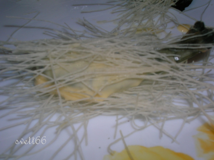 Нежнейшие креветки в  хрустящей "шубке" из рисовой вермишели: шаг 5