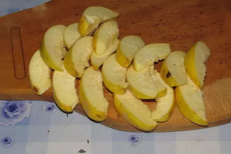 Куриные грудки с айвой и винным соусом: шаг 2