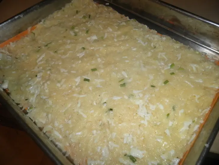 Картофельный рулет с лососем и сыром: шаг 4
