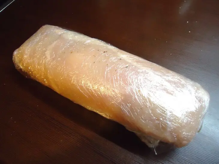Куриный рулет с fitaki и солеными огурчиками))): шаг 6