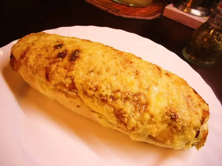 Куриный рулет с fitaki и солеными огурчиками))): шаг 8