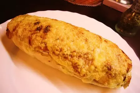 Куриный рулет с fitaki и солеными огурчиками))): шаг 8