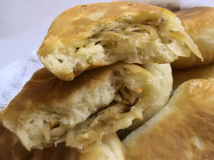 Пирожки с капустой и грибами.: шаг 4